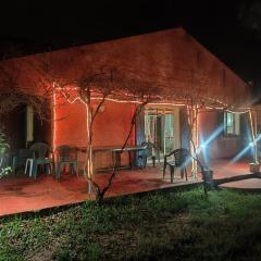 Les Glycines-Villa climatisée-Piscine-BBQ-Parking