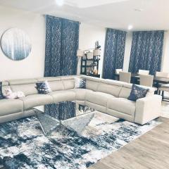 Luxurious 4BR house with 2 KING beds, 86 inch TV, free parking