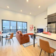 Sunny Modern Townhouse in Yarraville