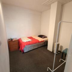 Traveler Cosy Room - No Windows