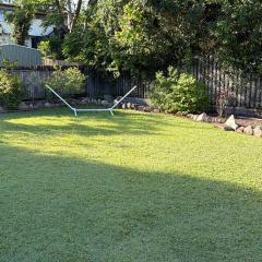 3BR Comfy Home, Gym & Garden in The Gap