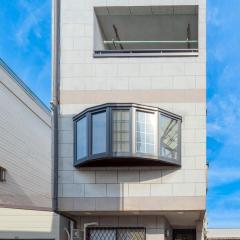 Newly opened Just a 3minute walk to the station, with direct access to Nihonbashi, Shinsaibashi, Umeda, and Namba