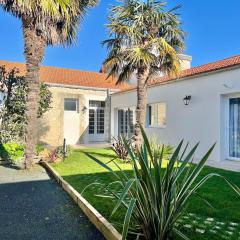 GRANDE MAISON DE VILLE - 10min du Centre-ville - Jardin Terrasse Barbecue Terrain de Pétanque - Moderne & Confort