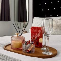 Modern 2-Bed Flat, Spacious, near Harry Potter Studio