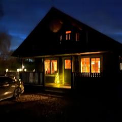 Norfolk lodge with hot tub