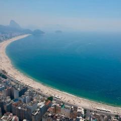 Pousada Fullano _ Entre Copacabana e Ipanema – Suítes Privativas Confortáveis!