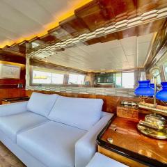 Mimou Accommodation breakfast on yacht