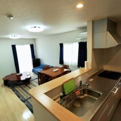 海に近い田舎にある新築家の丹霞阁