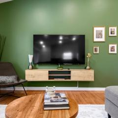 Casa Verde -Single-Story, Huge backyard, Baby crib