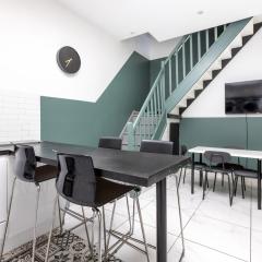 Large house - 4 bedrooms & 4 bathrooms