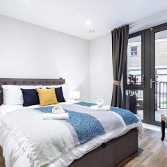Modern 1-Bed Flat with Private Patio nr London Bridge