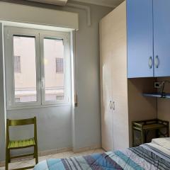 HOST4U - In Centro a Imperia con Balcone - Casa Margherita