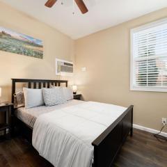 Luxe Cozy 1 bedroom 1 bathroom near downtown