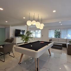 Sunset Beach Villa 30m to Beach 4BR