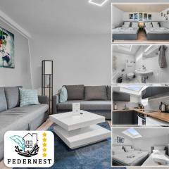 DG - Einfach aber sehr komfortabel - Wohnung für bis zu 12 Personen - Gruppen, Messe, Monteure, Studenten - Voll ausgestattet - 3 Smart-TV 55 Zoll Netflix, 1000 Mbit WLAN, voll ausgestattete Küche