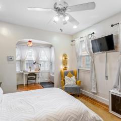 Impeccable 1BR unit in Brooklyn