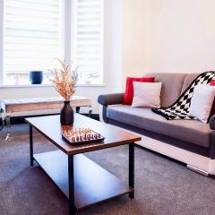 Cosy Luxe Manchester Home With Fresh Bakes