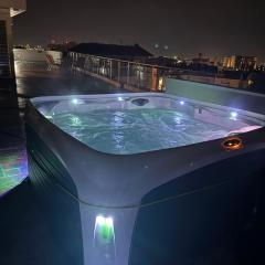 Penthouse with outdoor hottub