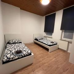 Praktisches Monteur Apartment in zentraler Lage funktional & Simpel