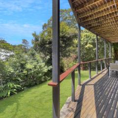 Relaxing 3-Bedroom Retreat with Outdoor Seating