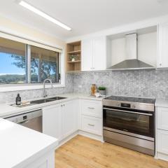 Absolute Birubi Beachfront - Luxury Ocean-View Escape