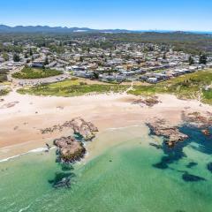 Absolute Birubi Beachfront - Luxury Ocean-View Escape