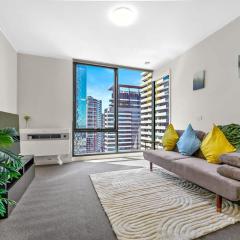 Luxury Southbank High-Rise with Pool & Gym