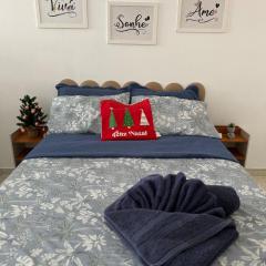 Apartamento confortável e com excelente localização perto da praia em Itapuã