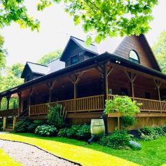 Rideau Lakes Rustic Chalet in Relaxing Natural Setting