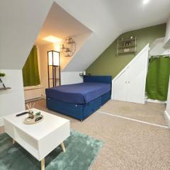 The Traveller's Nest by Cambridge Central Station