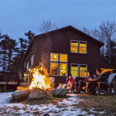 Secluded Lodge - Hot Tub, Views, Arcade