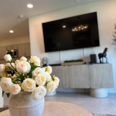 Exclusive 6BR Resort Villa Modern Stay Near Disney