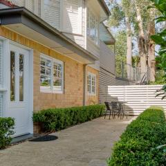 Greenwich Treasure - Moments from RNSh St Leonards