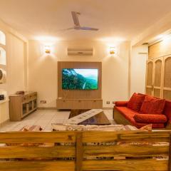 Artistic late side villa