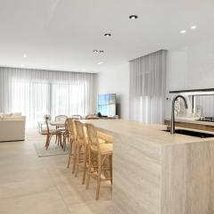 Sans Souci Sanctuary Family Home with AC