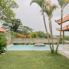 Tropical Villa Indah - Private Jungle Oasis with Pool & Views