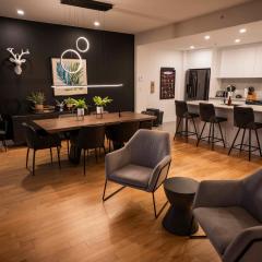 206 - Bright Modern Condo - Pool and River View