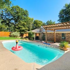 DFW Getaway - Pool, Game Room, Firepit, Outdoor Lounge