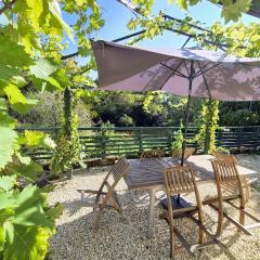 Le Pont Bas bord de rivière proche Puy du Fou