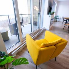 210 - Chic Escape - View & Comfort with Pool