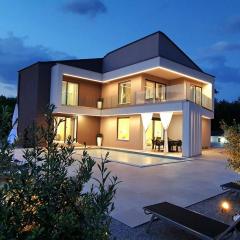 Villa La Vie with private pool