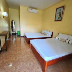 CocoVille Guesthouse Room for 4