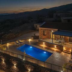 To Petrino Stone Mountain Retreat with Private Pool