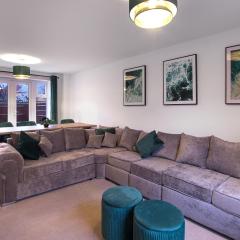 Games Room, Sleeps 11, Gated Parking, WiFi