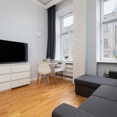 Black and White Studio Next to the Museum of Art by Noclegi Renters