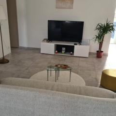 Bright house in Pezens for 8 people