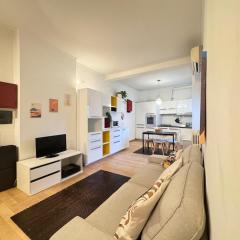 Wood Essence - Authentic Large Apt -City Center