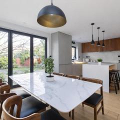 Charming 3 Bedroom Apartment in Acton