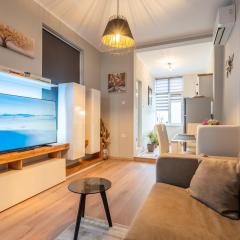 The Urban Pulse Stylish Flat