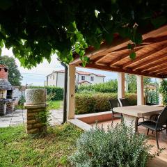 Two-story holiday home for in Valica